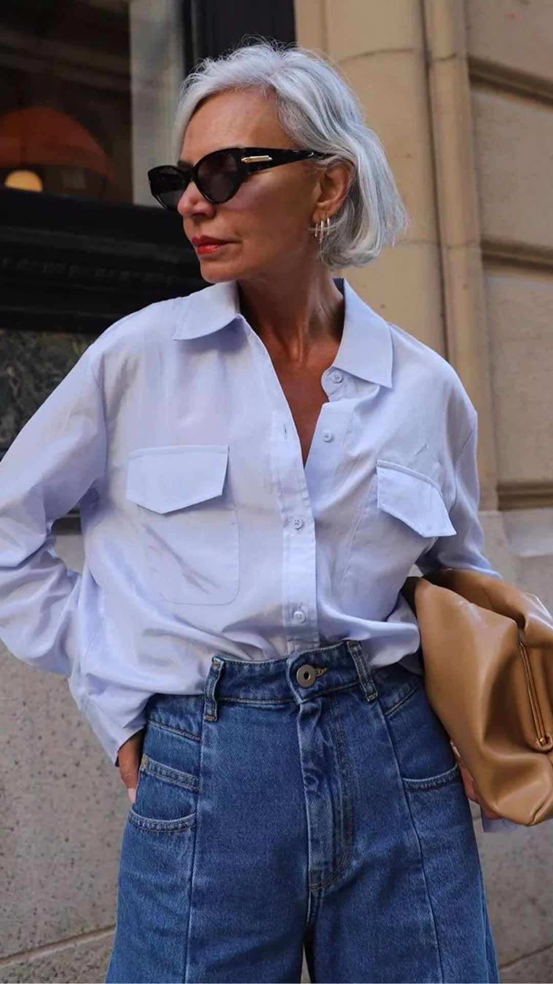 前几天,maye musk出席活动宣传自己的新书《a woman makes a plan》